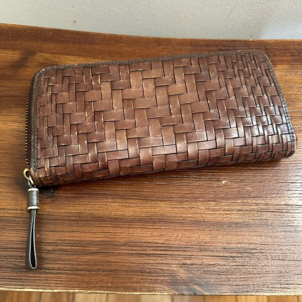 Cole Haan Genevieve Travel Woven Leather Wallet - Picture 3 of 8